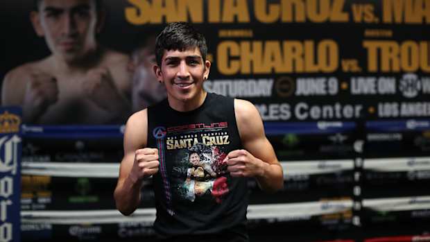 leo-santa-cruz-boxin-lead.jpg